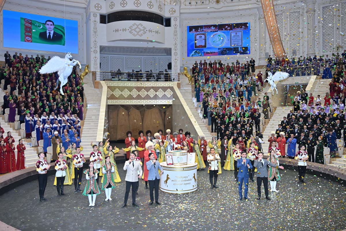 Ahalteke bedewleriniň dünýädäki şan-şöhraty belende galýar